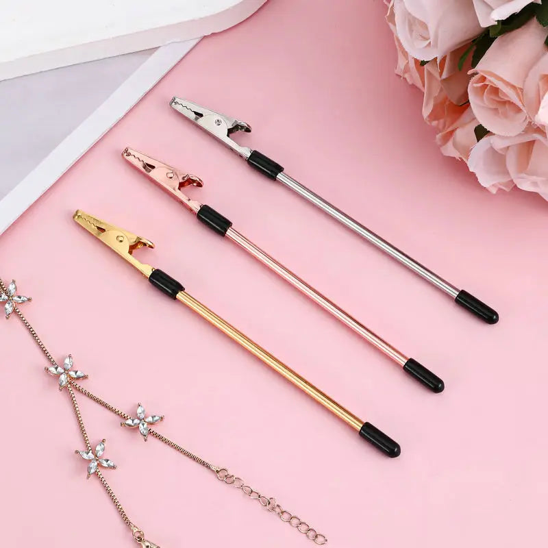 Metal Bracelet Helper Tool Hook 3 Colors Pretty Bracelet Helper Easy Jewelry Wearing Tool Aid Assistance for Bracelet Necklace